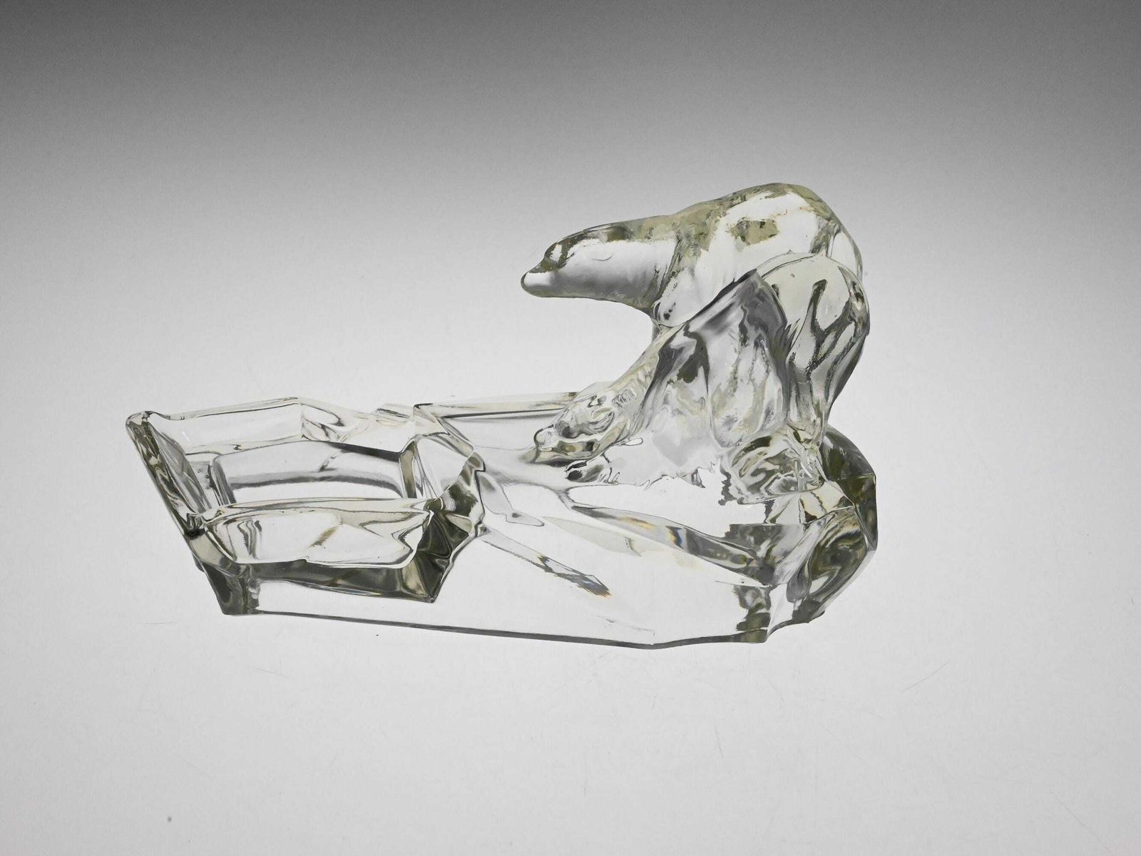 Karel Zentner, Polar Bear  Glass Bear Figurine, Bear Figurine, Bowl, Antique Glass Figurine, Vintage Glass Ashtray photo 157.0