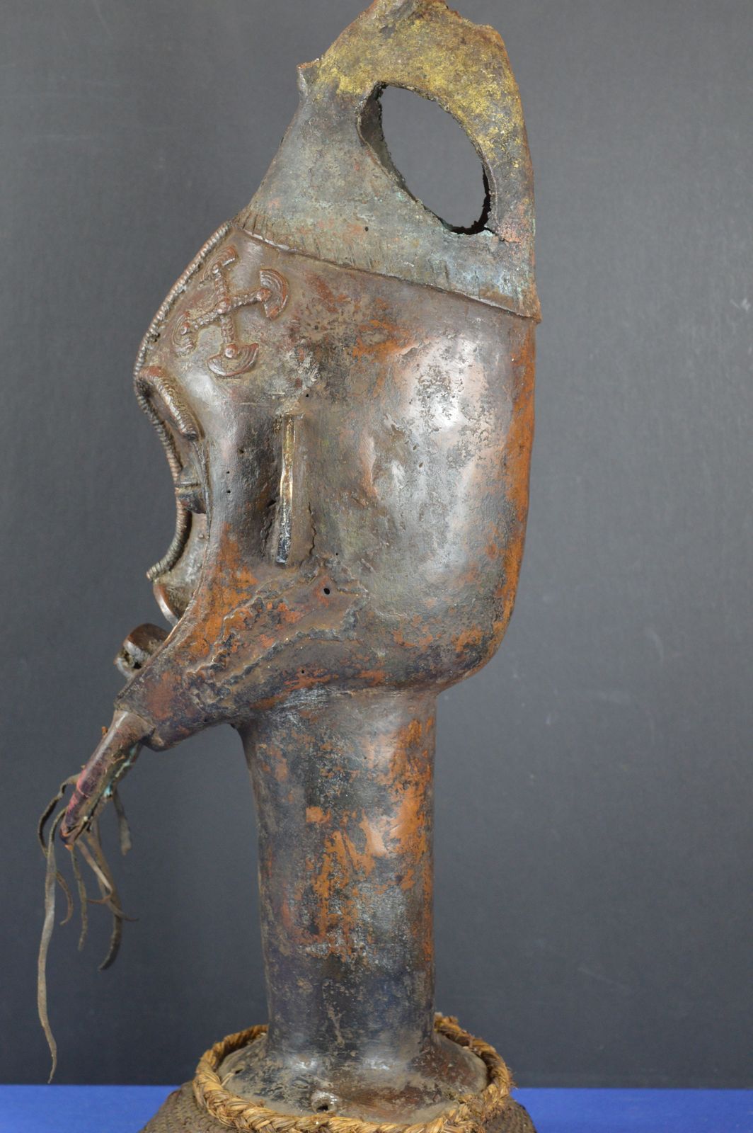 Large (58cm) Early 20th Century African Yoruba Tribal Bronze Bust, Woven Base, C1920. photo 995.0