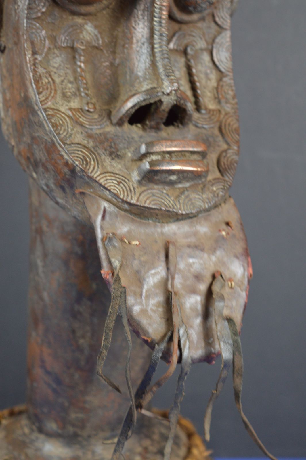 Large (58cm) Early 20th Century African Yoruba Tribal Bronze Bust, Woven Base, C1920. photo vintage