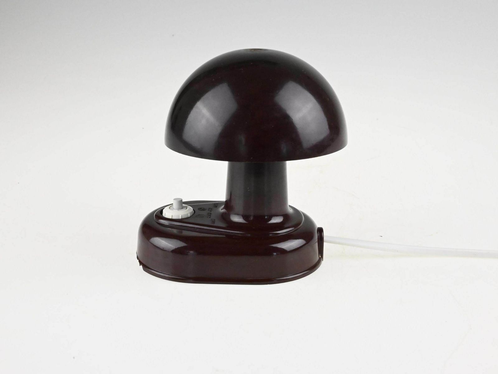 Vintage Bakelite Table Lamp, Bauhaus Lamp, Bakelite Lamp, Desk Lamp, Bedside Lamp, Art Deco Lamp, Art Deco Light, Art Deco Lighting, Bauhaus photo vinterior