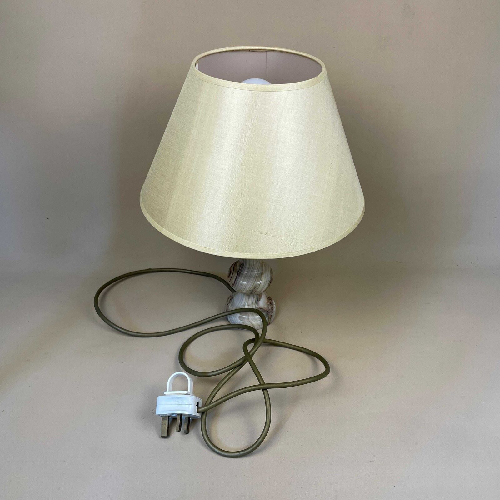 photo furniture Marble Lamp Light Bedside Side Table Desk Round Base Marbled Patterned Detail Vintage Pattern White Stone Pillar Lampshade Antique