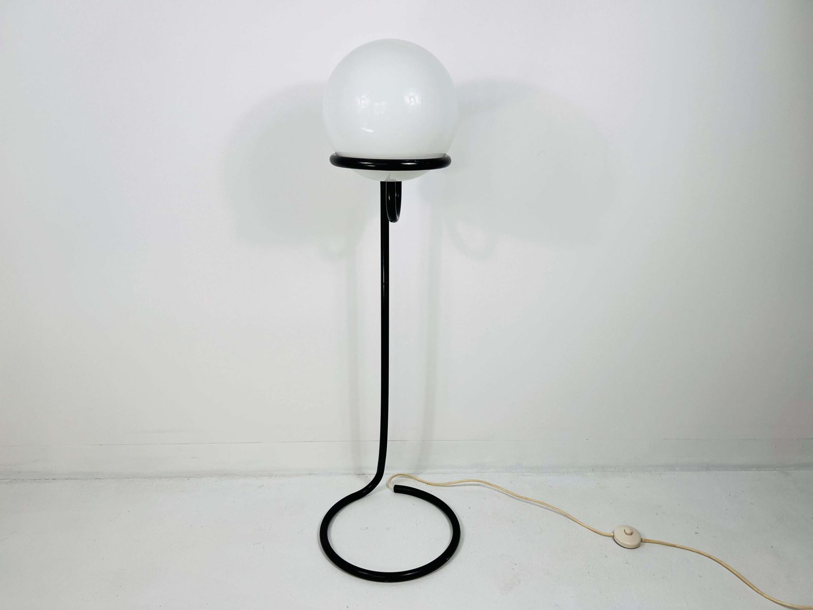 Black Floor Lamp Globe By Aldo Van Den Nieuwelaar For Domani Designs, Amsterdam photo furniture