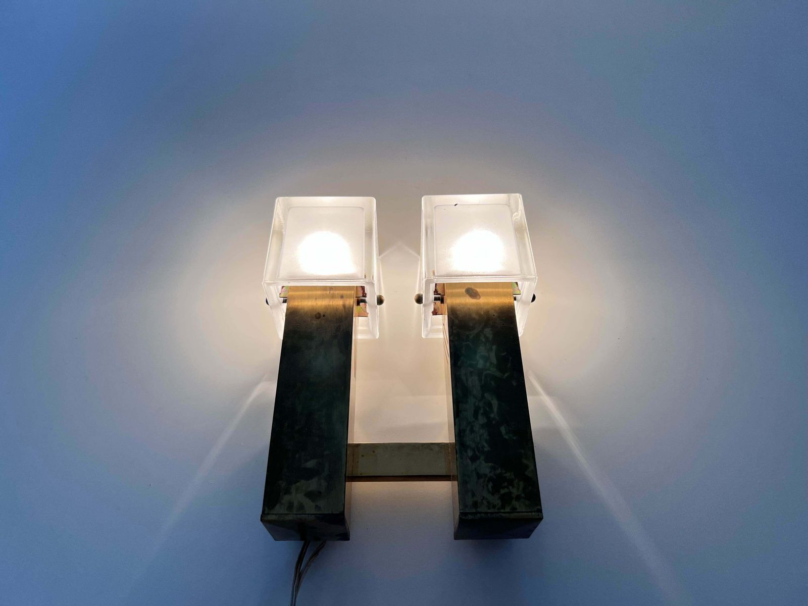 photo vinterior Pair Of Mid Century Brass And Ice Glass Wall Lamps, Italy, 1960s