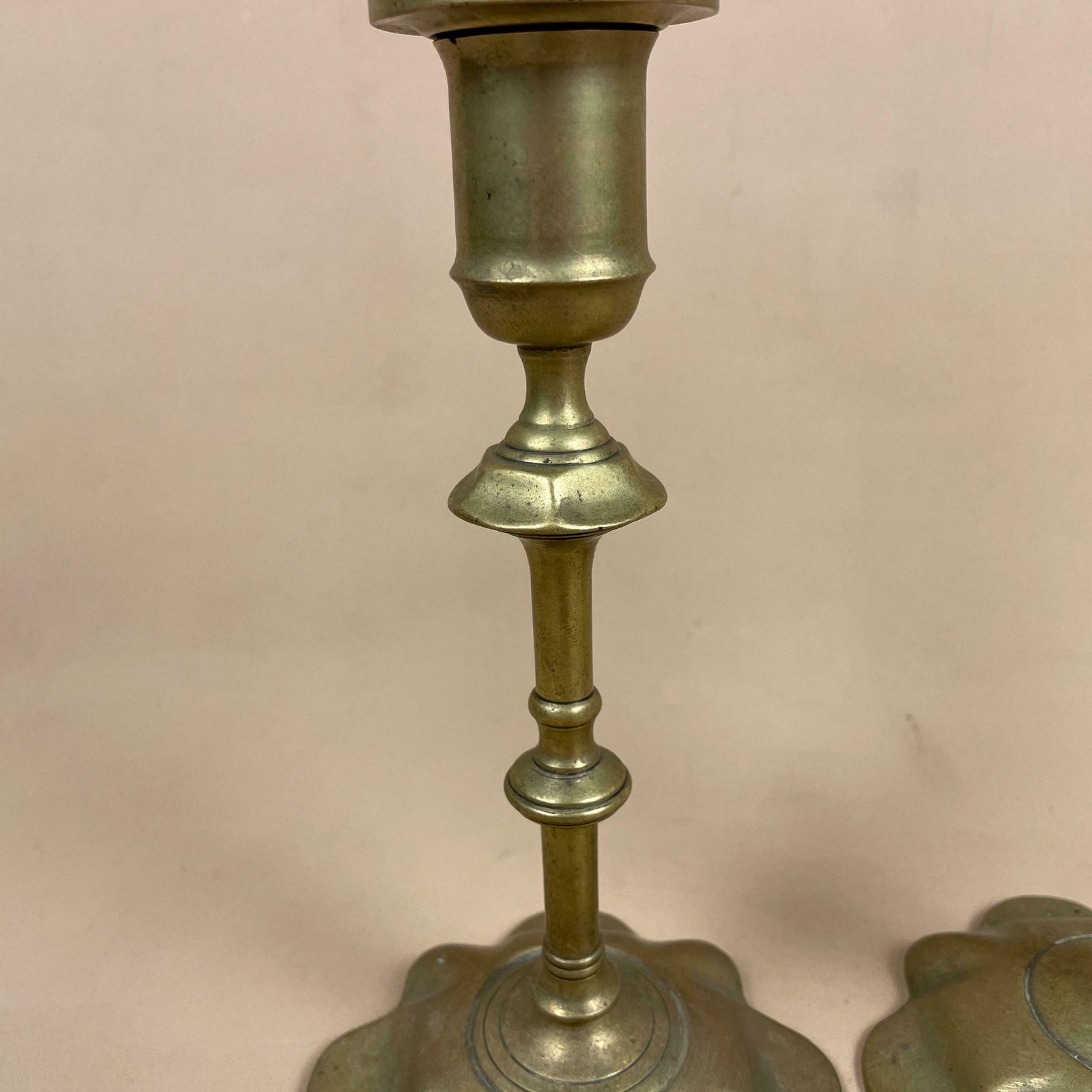 Antique Matching Pair Of Gold Brass Metal Candlestick Candle Stick Vintage Column Taper Dinner Candlesticks Scallop Base Column Pillar photo vinterior