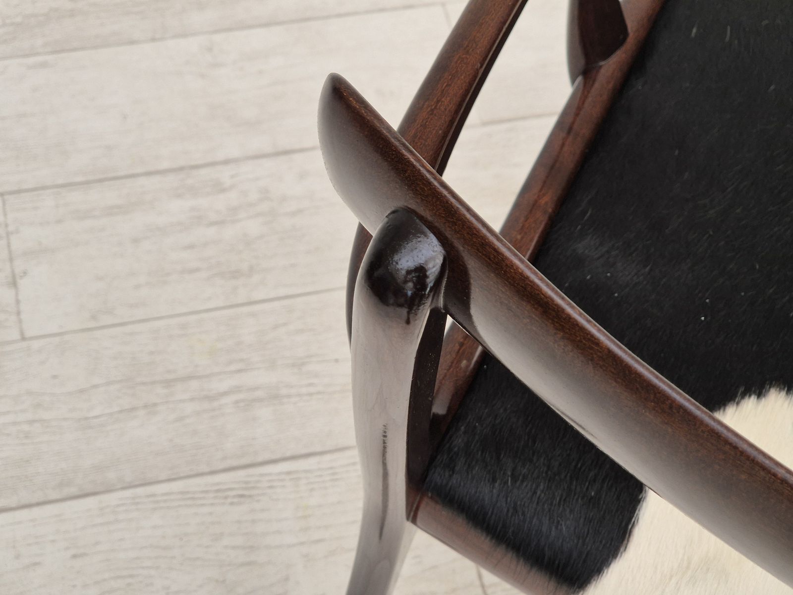 photo furniture 1960s, Danish Design By Ole Wanscher, Armchair, Mahogany Wood, Cowhide, Reupholstered.
