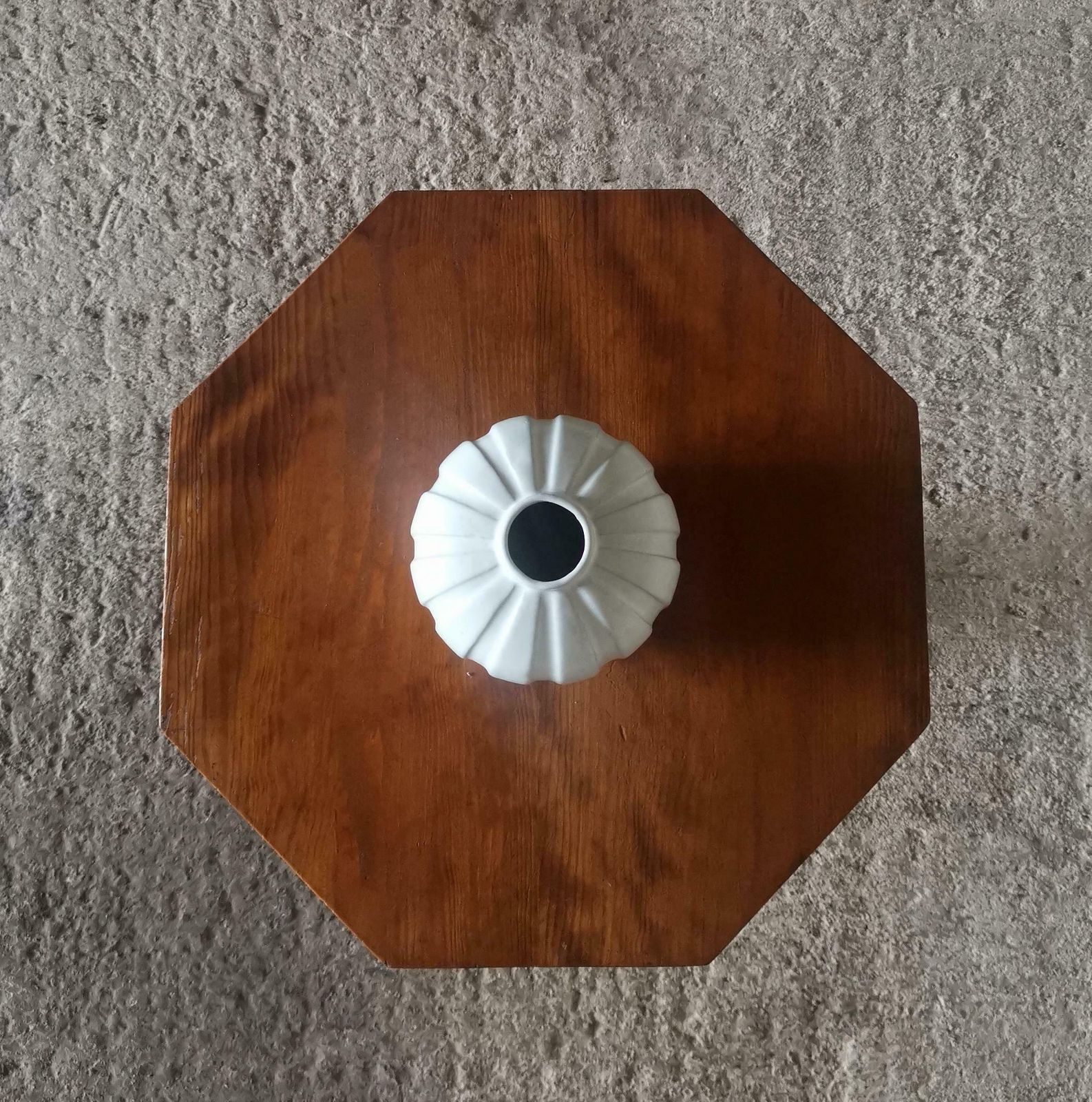 White, Modernist Vicke Lindstrand Earthenware Vase, By Upsala Ekeby Sweden 1930s photo 1736.0
