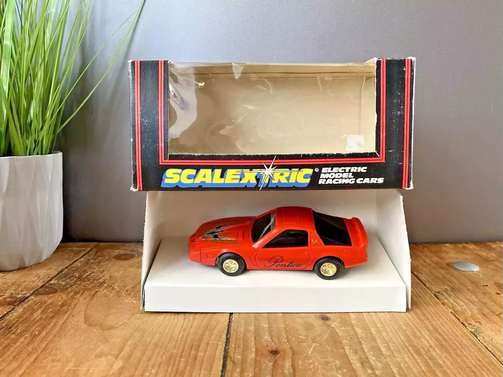 Unused Scalextric Pontiac Firebird Model Racing Car C383 Gold Wheels Slot 1:32 photo furniture