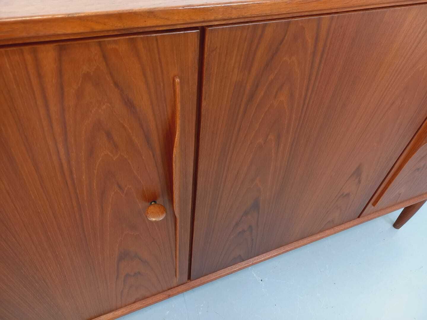 Enfilade scandinave Swiss Teak en teck photo vinterior