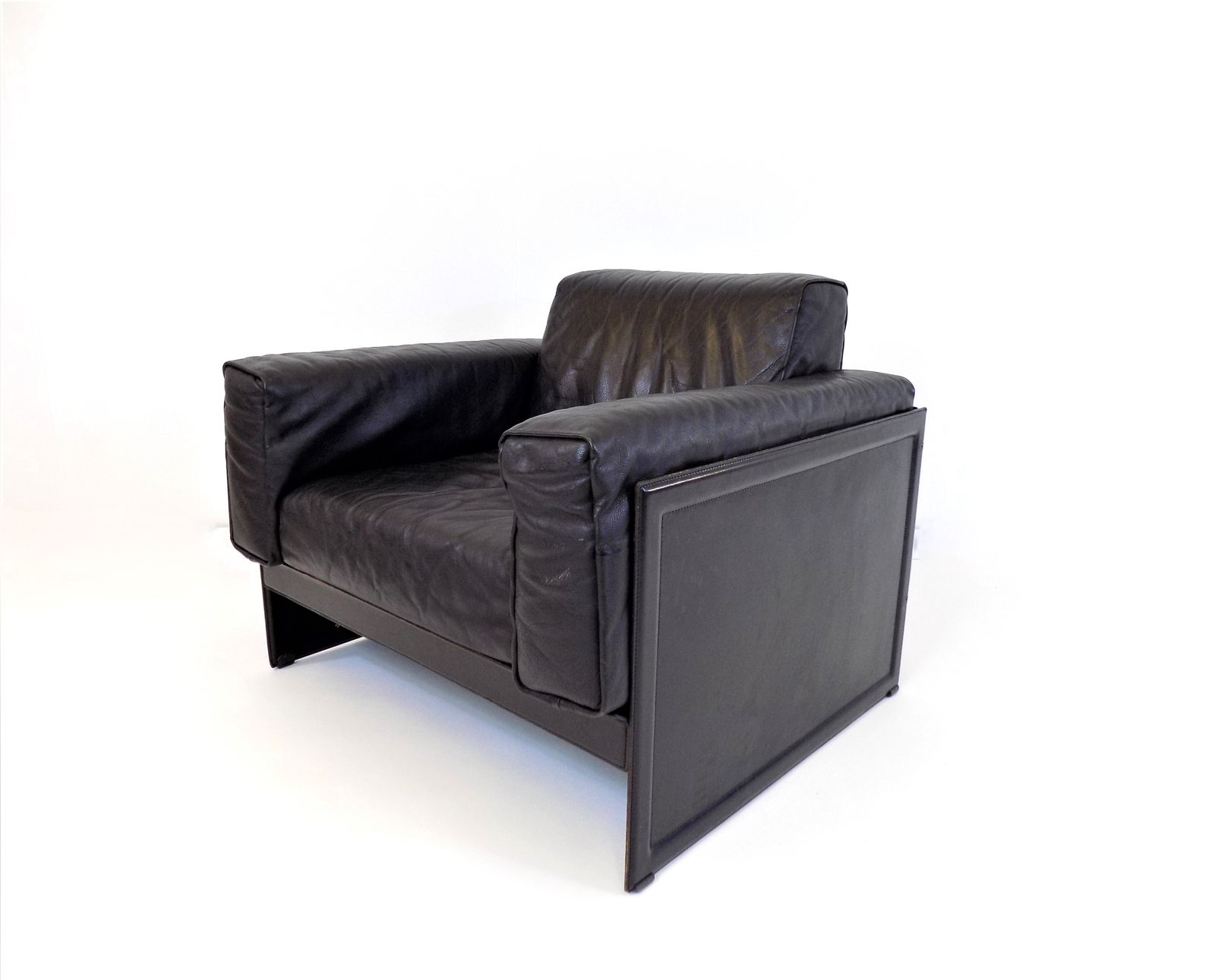 photo for sale Matteo Grassi Korium Km 3 1 Leather Lounge Chair By Tito Agnoli, 1980
