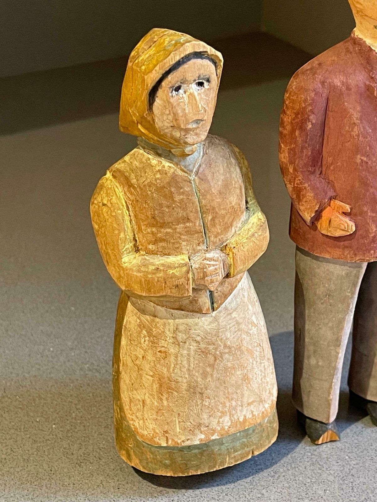 Carving Wooden Sculptures A Set Of 2 Antique Decorative Figurines Of Man & Woman photo for sale