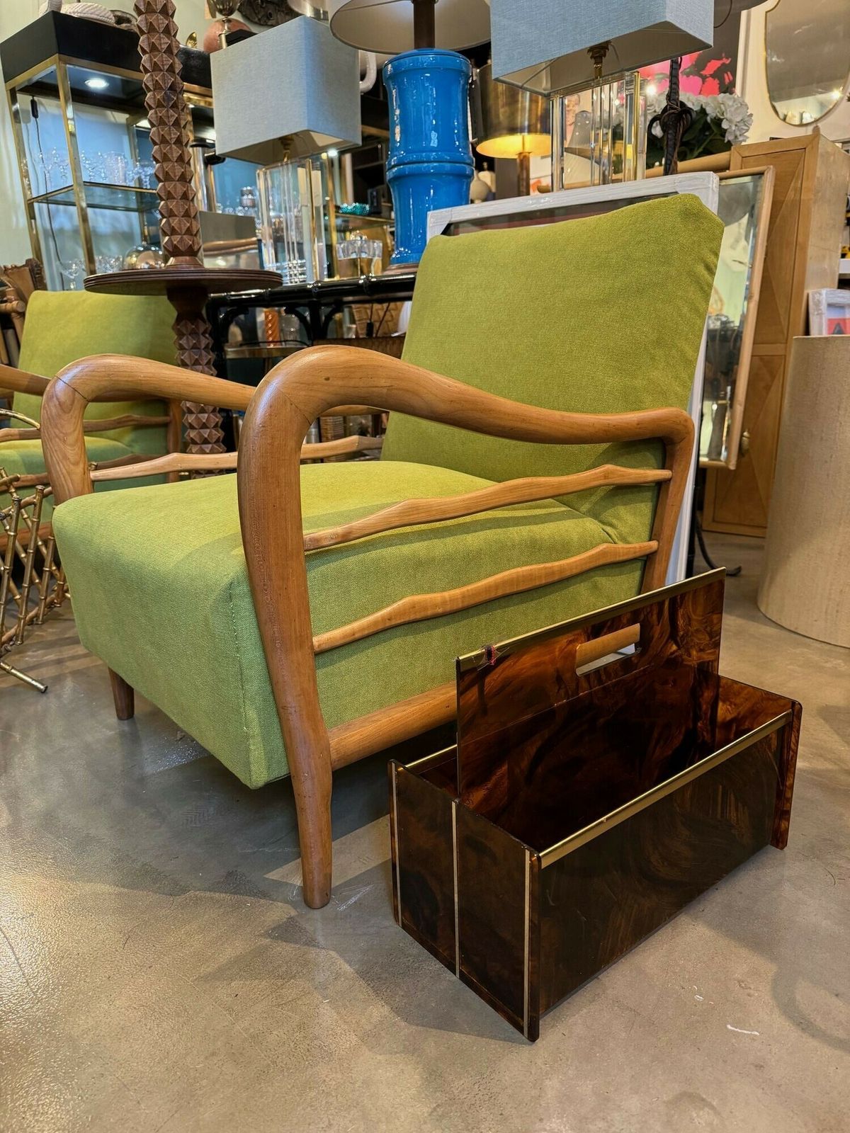 A French 1970s Faux Tortoiseshell And Brass Magazine Rack By Mercier Freres photo 695.0