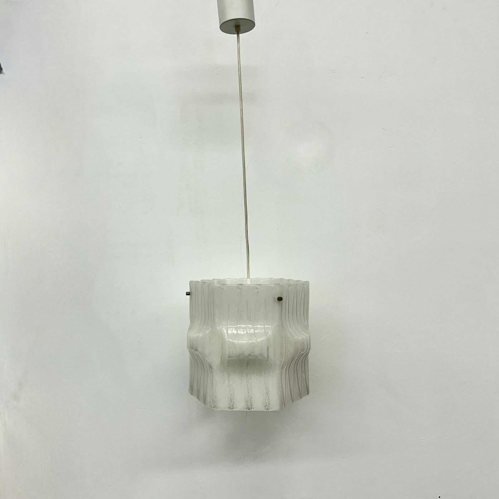 photo for sale Mid Century Ijslucite Hanglamp, Jaren 1970