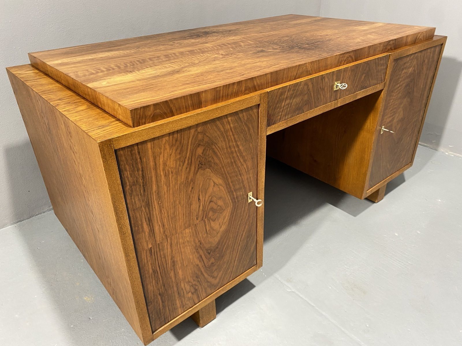 photo furniture Fully Renovated Art Deco Writing Desk, 1930´S, Central Europe