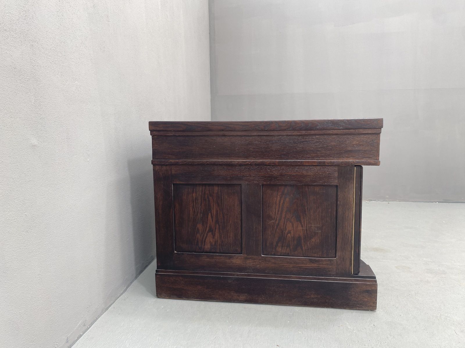 Early 20th Century Viennese Secession Oak Writing Desk photo vinterior