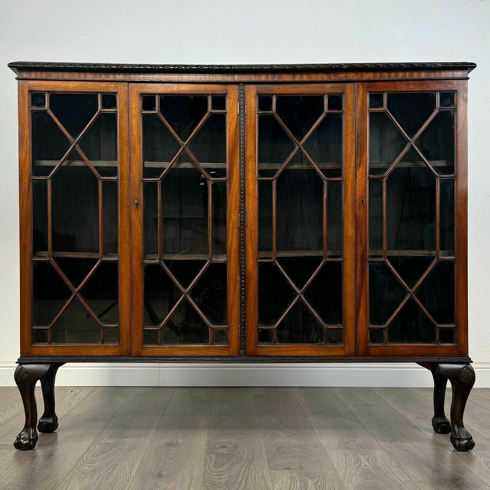 Antique 20th Century Display Cabinet In Mahogany