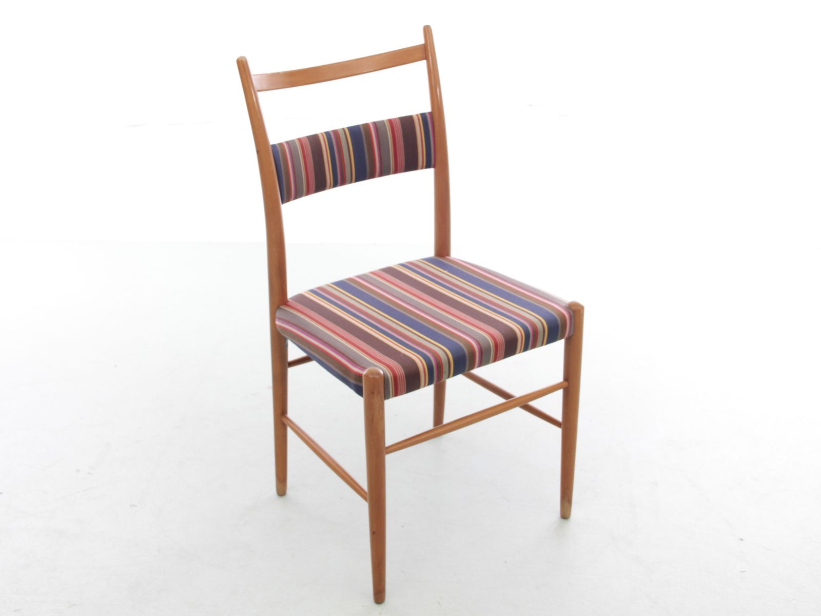 Mid Century Modern Scandinavian Set Of 4 Chairs By Yngve Ekström. photo Furniture