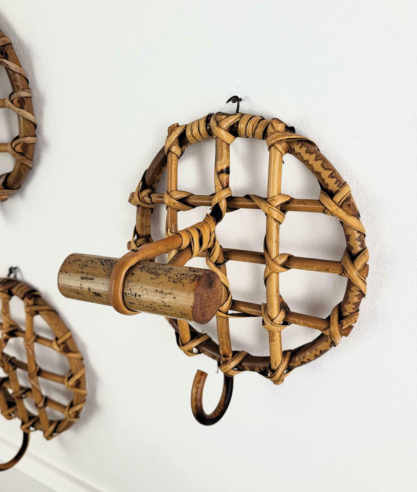 Set Of 4 1960s Italian Bamboo Rattan Bohemian French Riviera Wall Coat Hangers photo buy