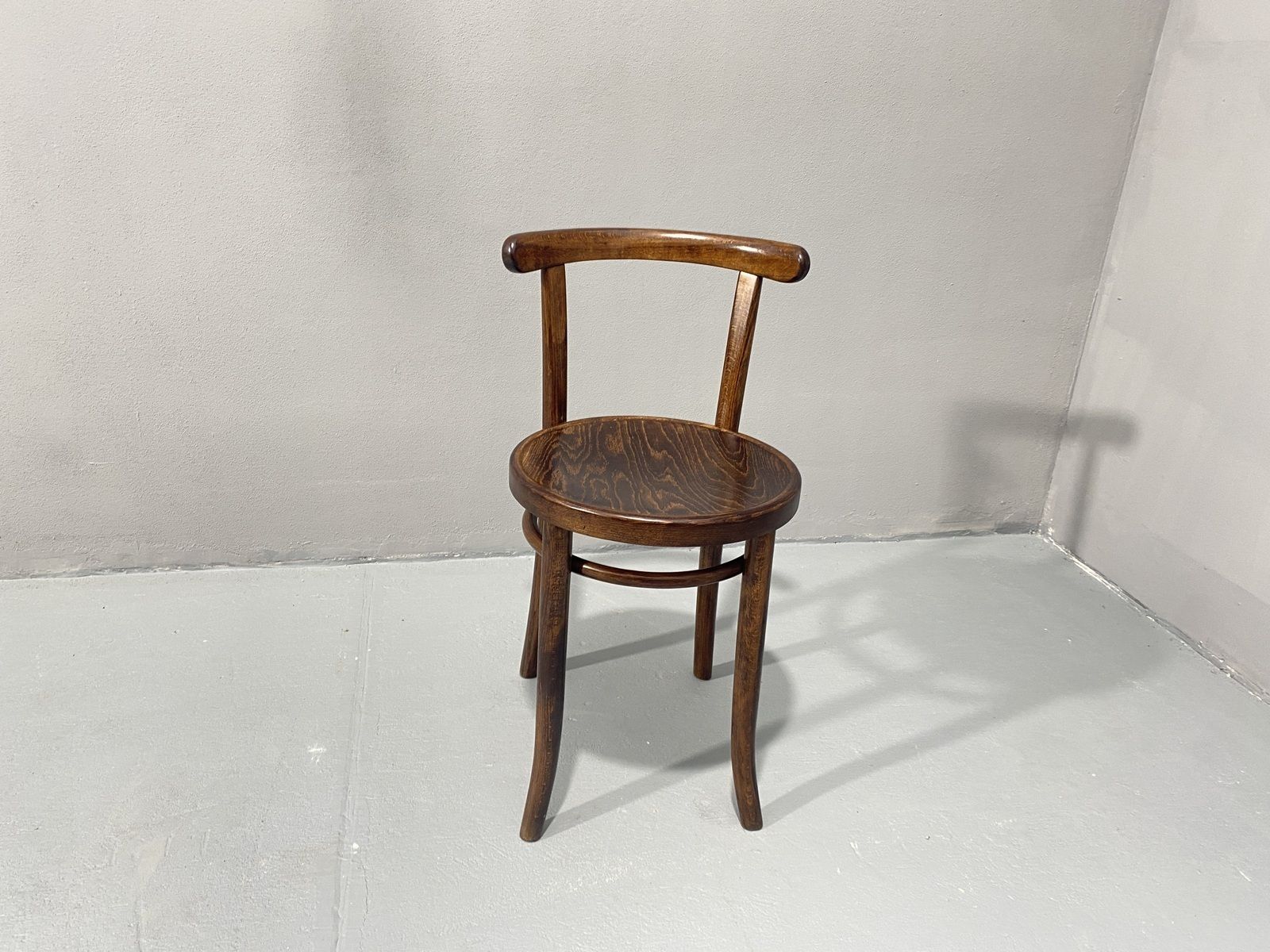 Fully Renovated Chair Thonet Mundus, Czechoslovakia, 1920´S