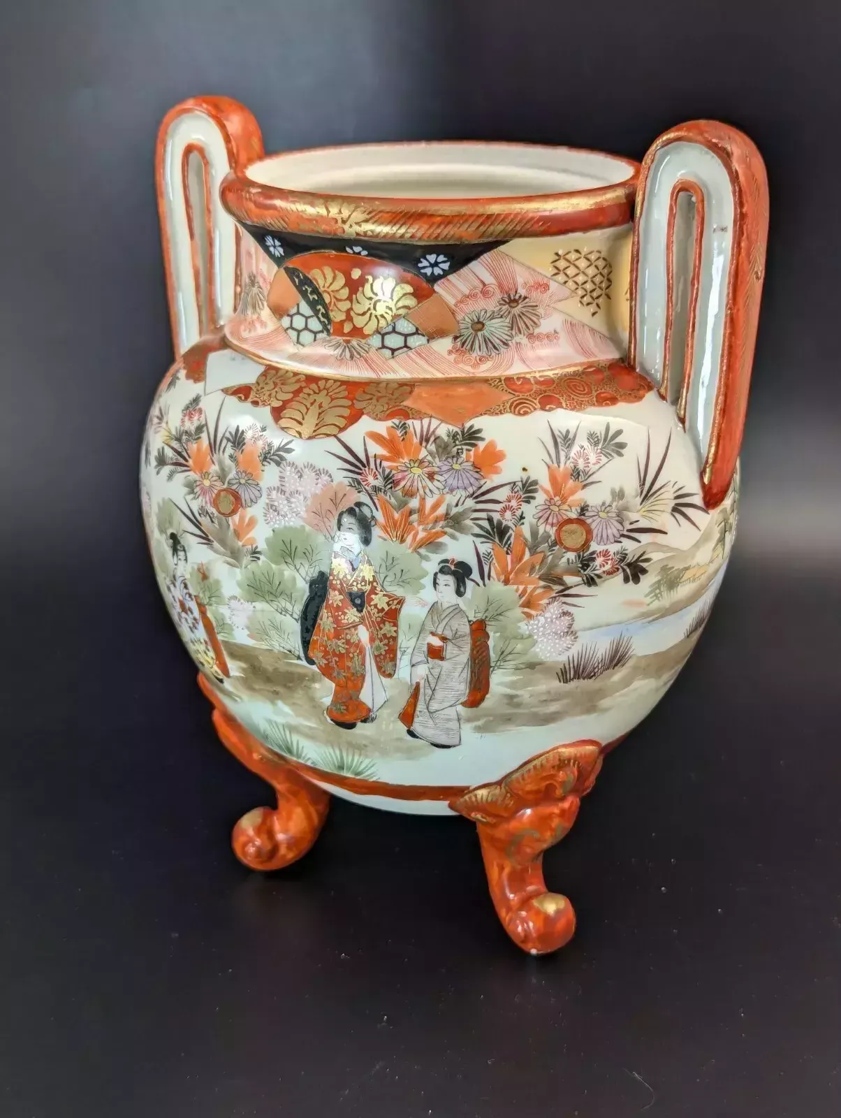Antique Two Handled Footed Jar By Watano, Kutani, Meiji Period (1868  1912). photo vinterior