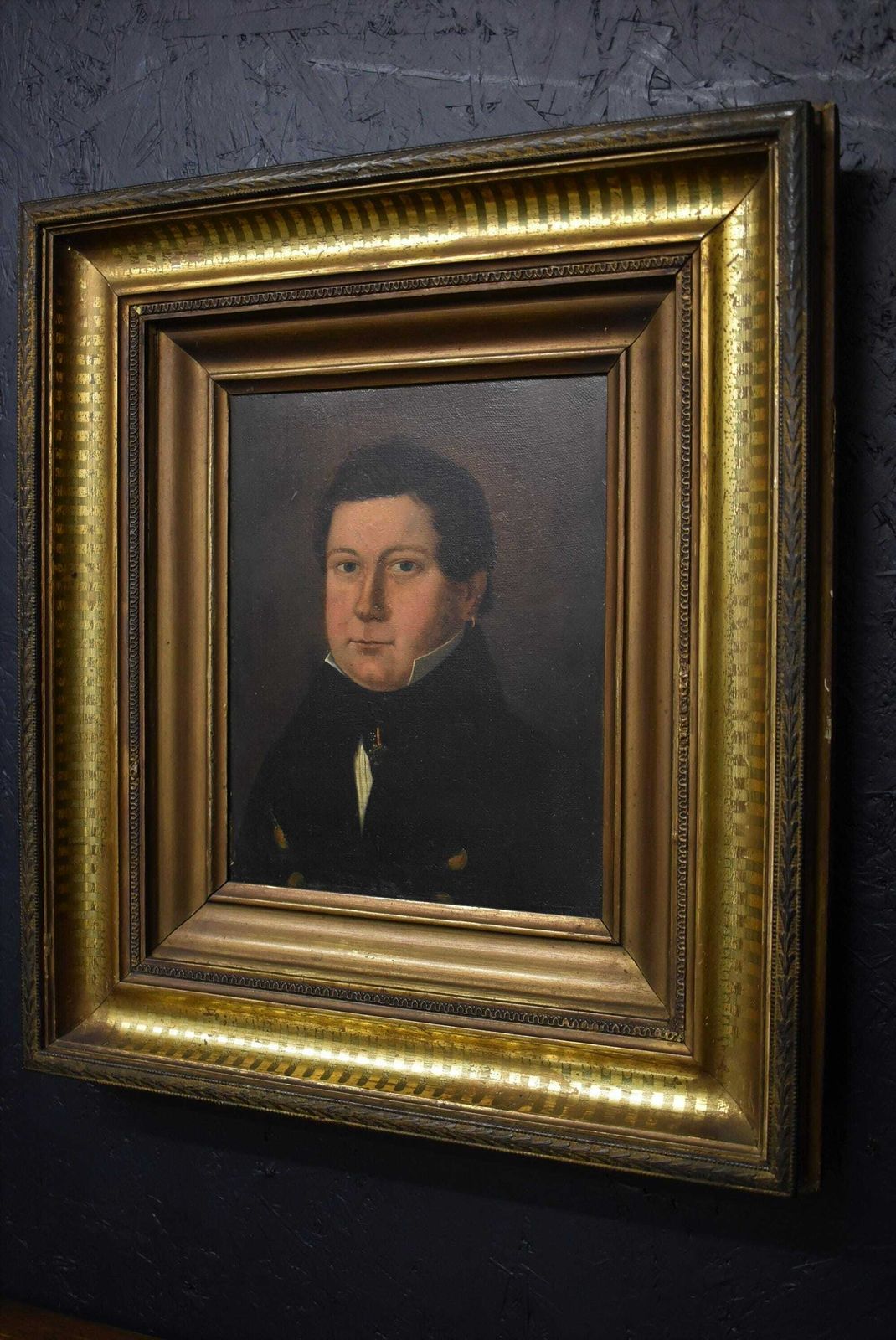photo furniture 19th Century Oil On Canvas   Portrait Of A Gentleman