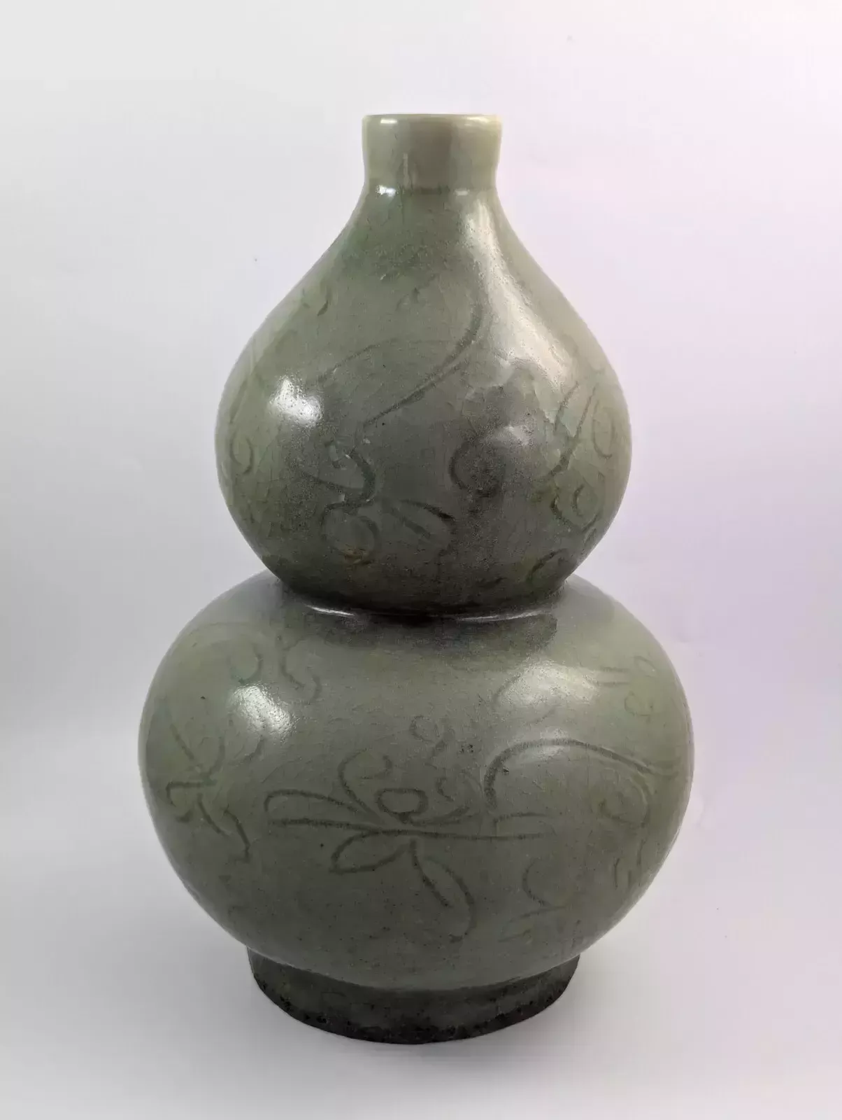 Chinese Longquan Earthenware Green Double Gourd Vase, Song Dynasty. photo 1200.0