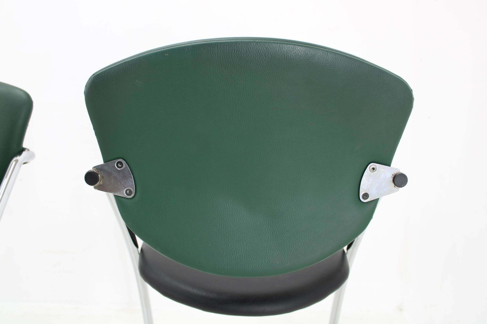 534.0 1980s Pair Of Italian Chairs photo