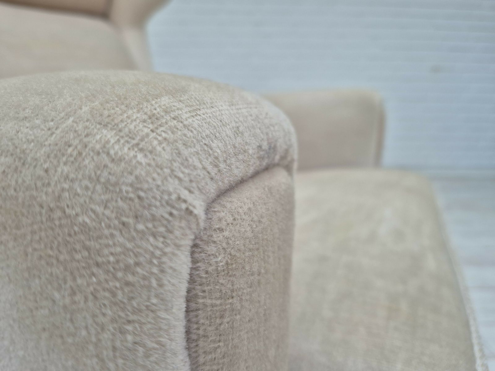 Deense Wingback Fauteuil, Jaren 1970, Goede Staat, Meubelvelours, Essenhout. photo vintage