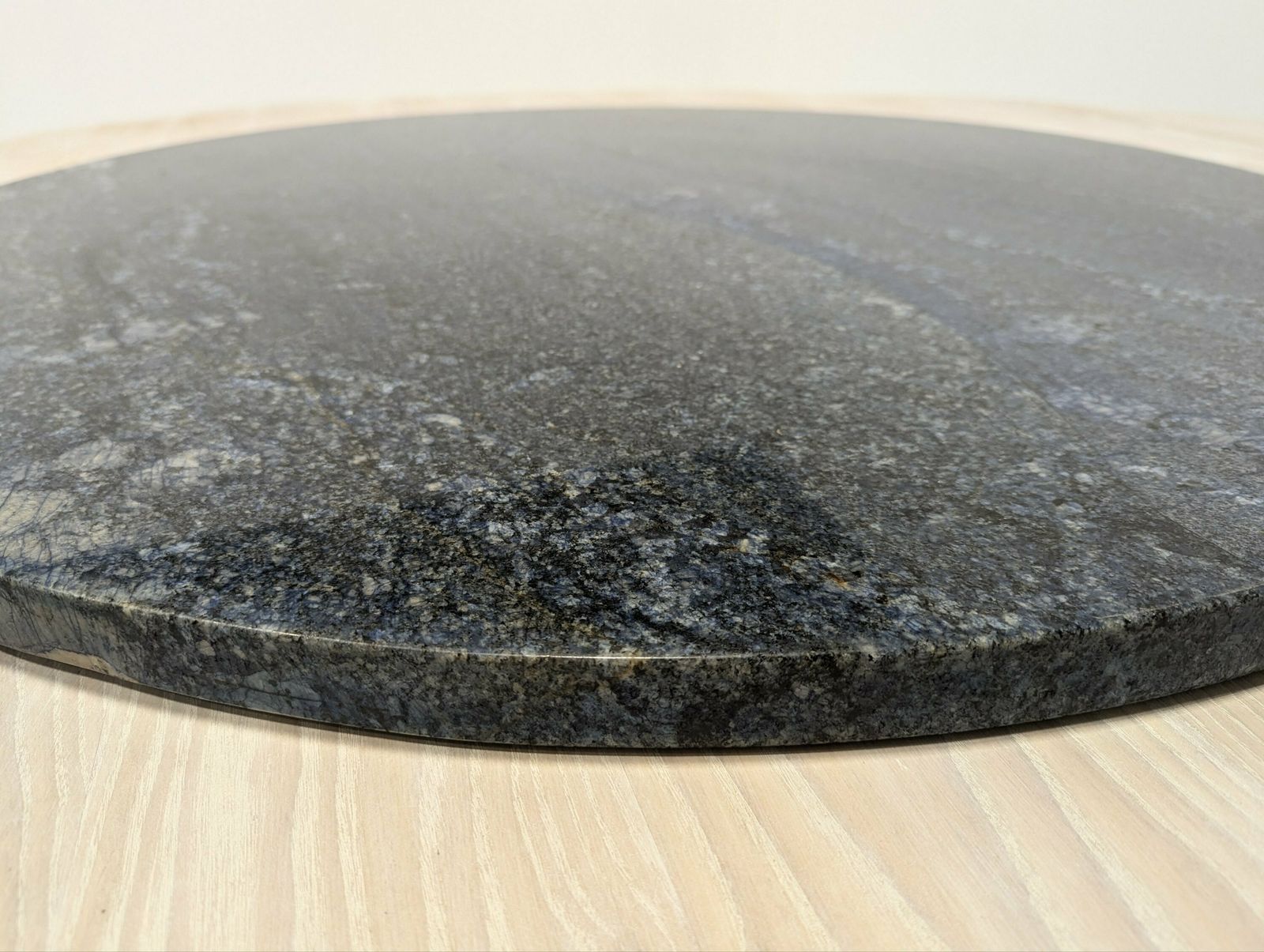 photo buy Matteo Fogale Ash Marble Dining Table