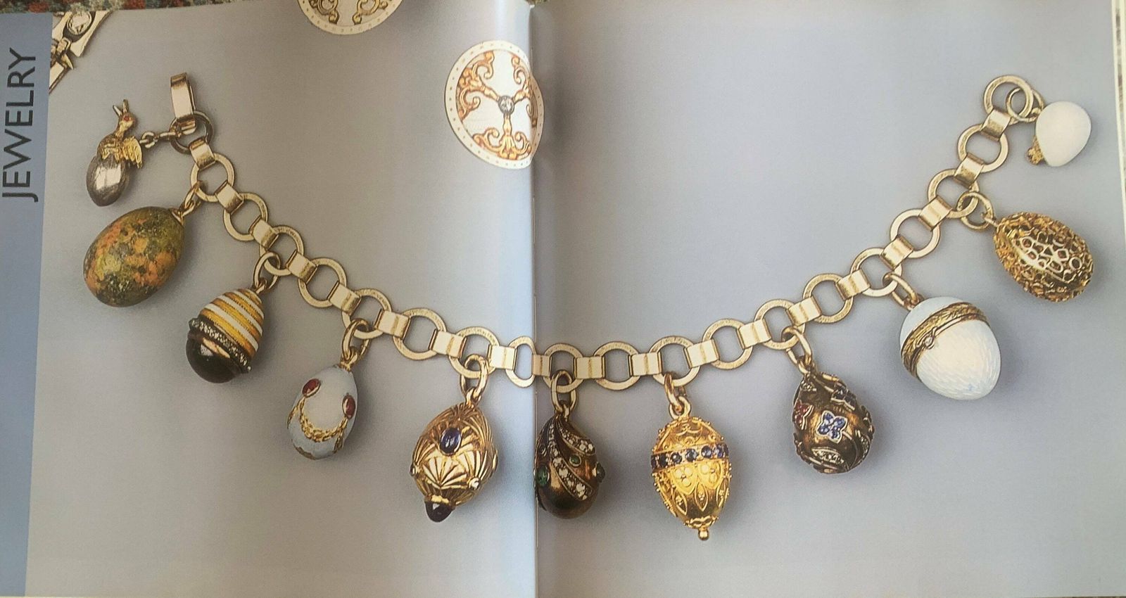 Fabergé | Karen Farrington | Book | Russian | Overview | Eggs | Stone Carving | Cigarette Cases | Jewelry | Bell Pushes | 1999 photo vinterior