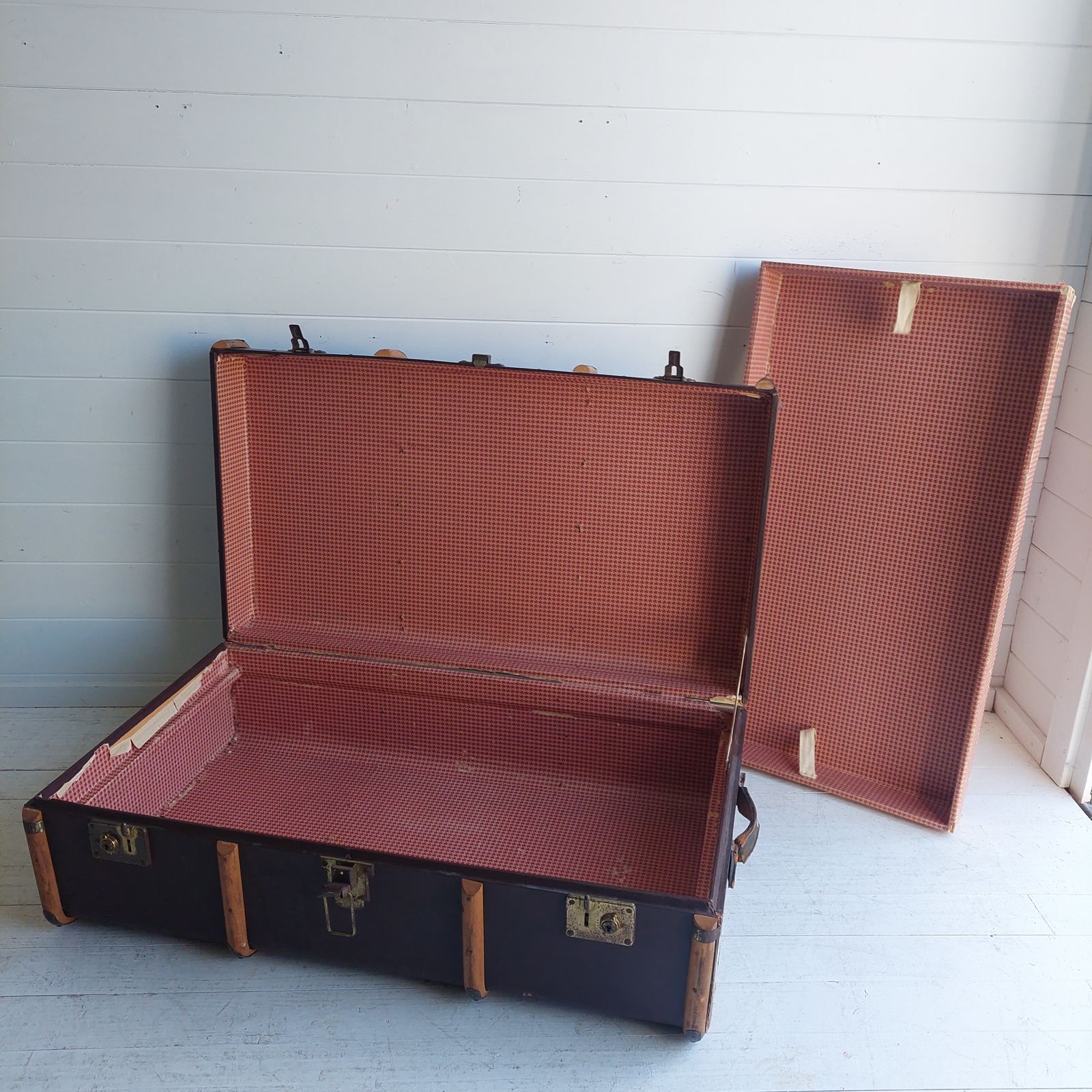 Vintage Antique 1930s Large Travel Steamer Trunk Coffee Table Storage photo 260.0