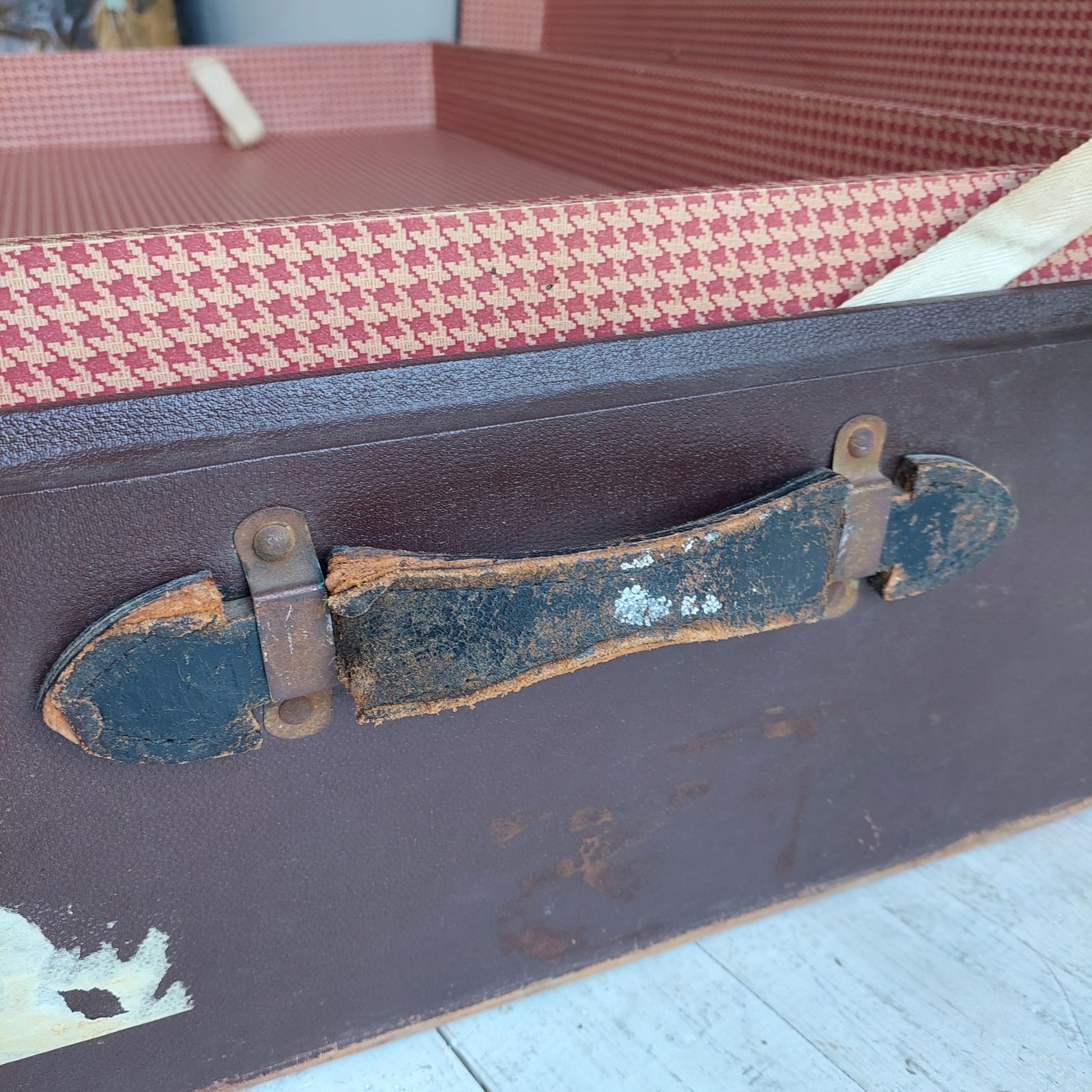 photo buy Vintage Antique 1930s Large Travel Steamer Trunk Coffee Table Storage