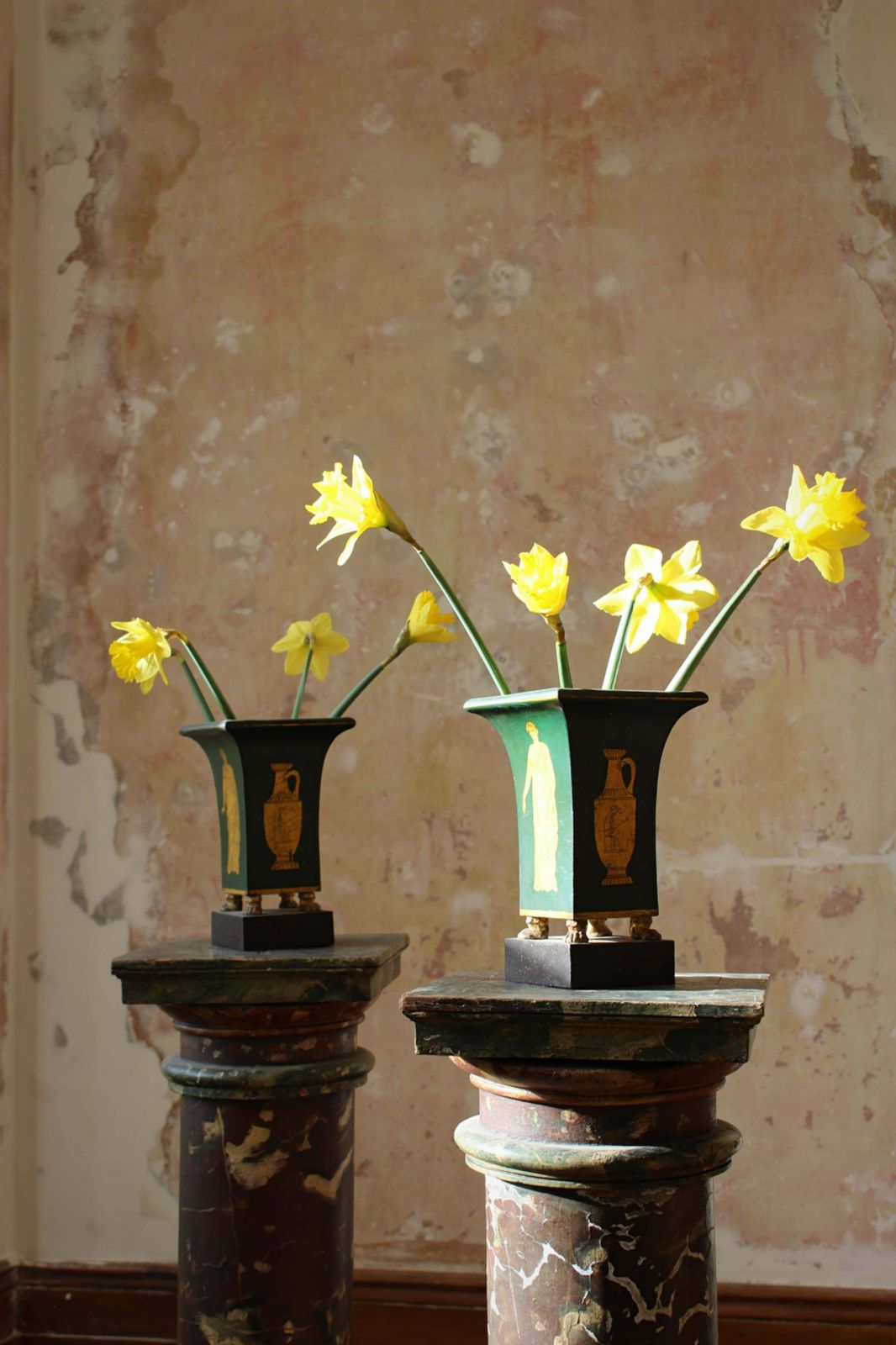 Early 19th Century Pair Of Regency Toleware Green And Gilt Vases photo buy