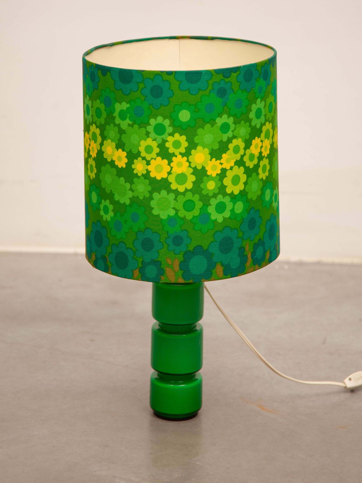 Holmegard Green Opal Glass Table Lamp With Linen Pop Art Flower Shade photo Lighting