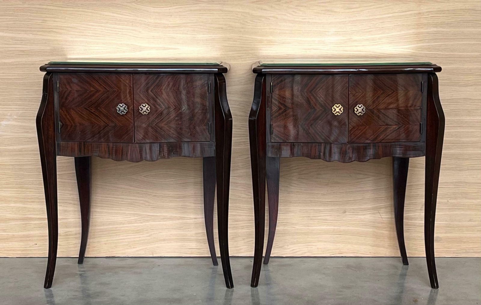 Paire de tables de chevet italiennes Art déco en acajou, début du XXe siècle photo Mobilier