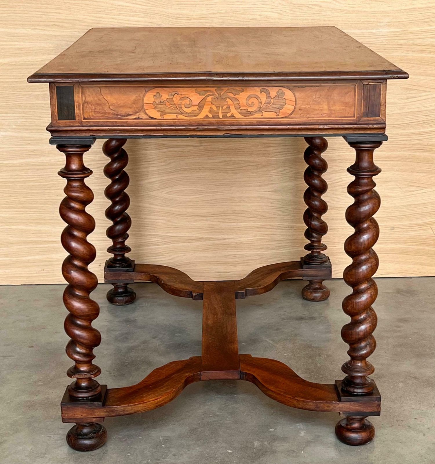 Table d'appoint anglaise Charles II en placage d'olivier façon huître, vers 1780 photo vintage