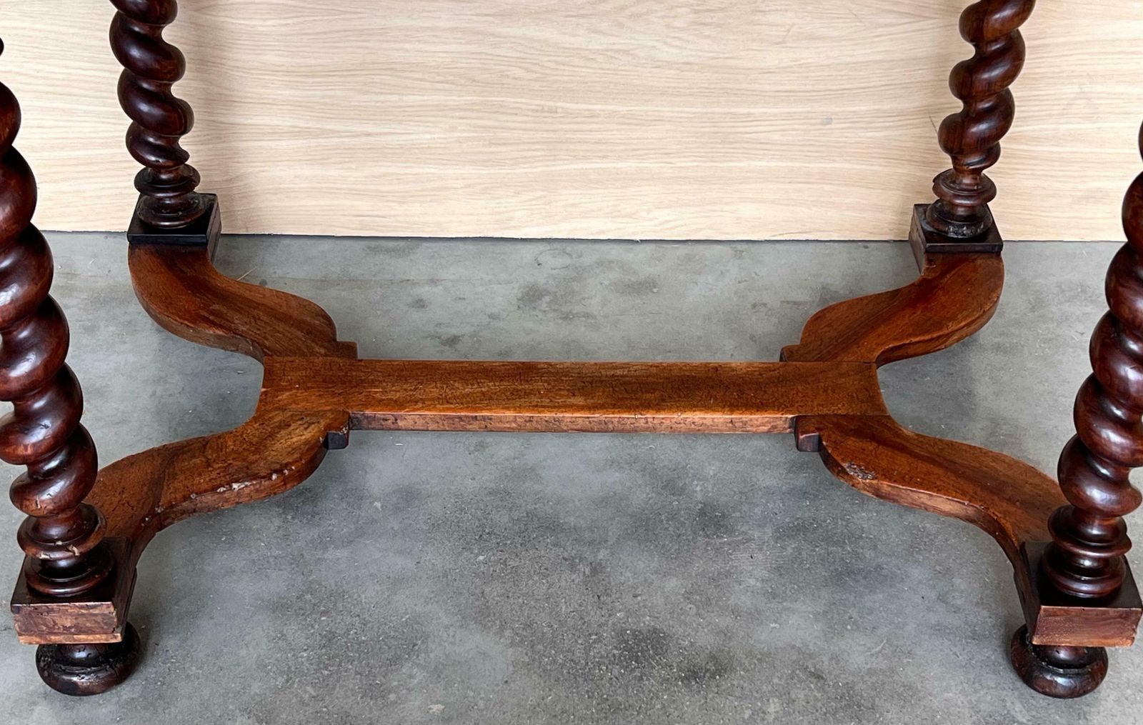 photo vinterior Table d'appoint anglaise Charles II en placage d'olivier façon huître, vers 1780