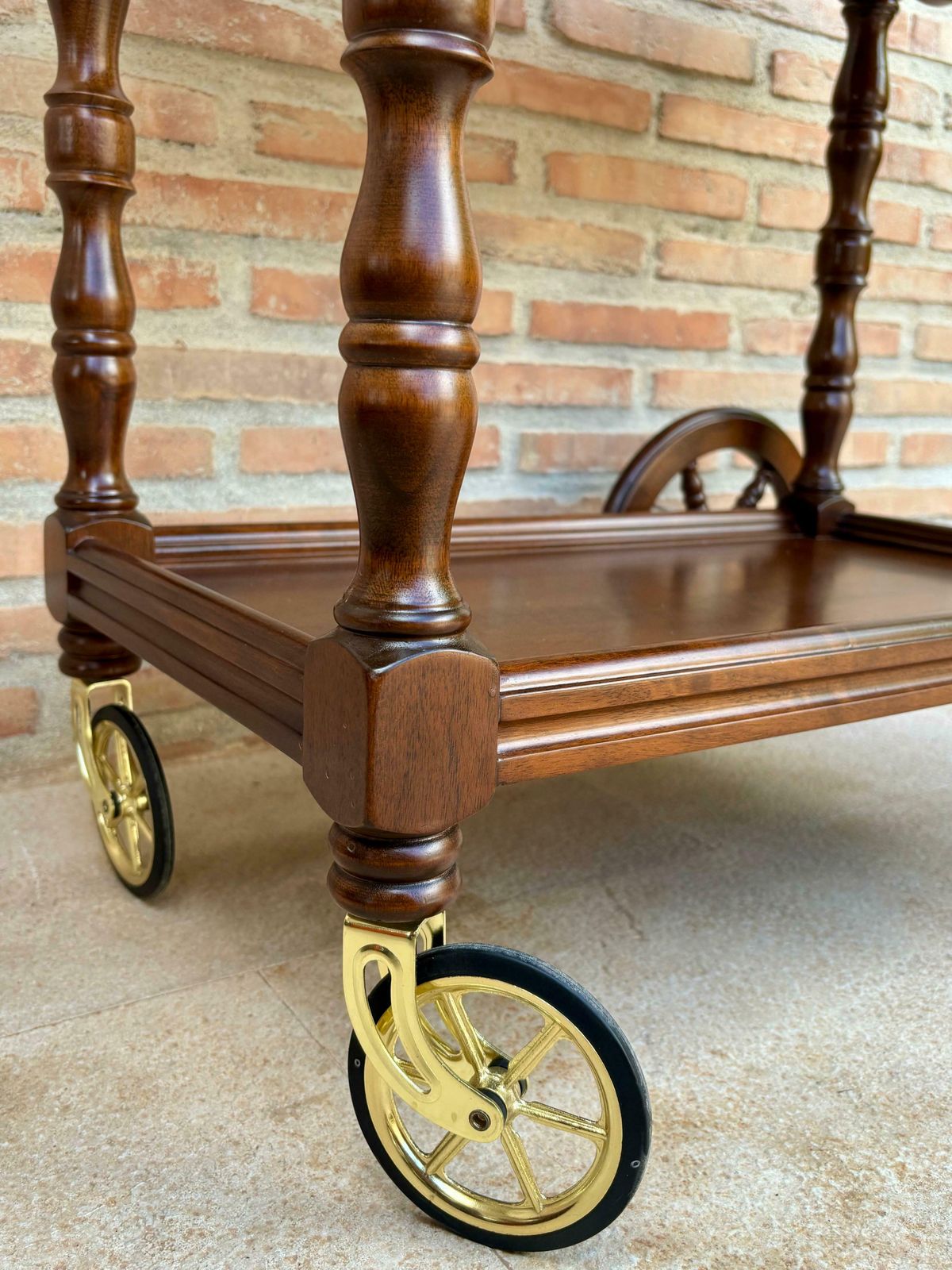 photo vinterior Chariot bar mid-century en bois, France, années 1950