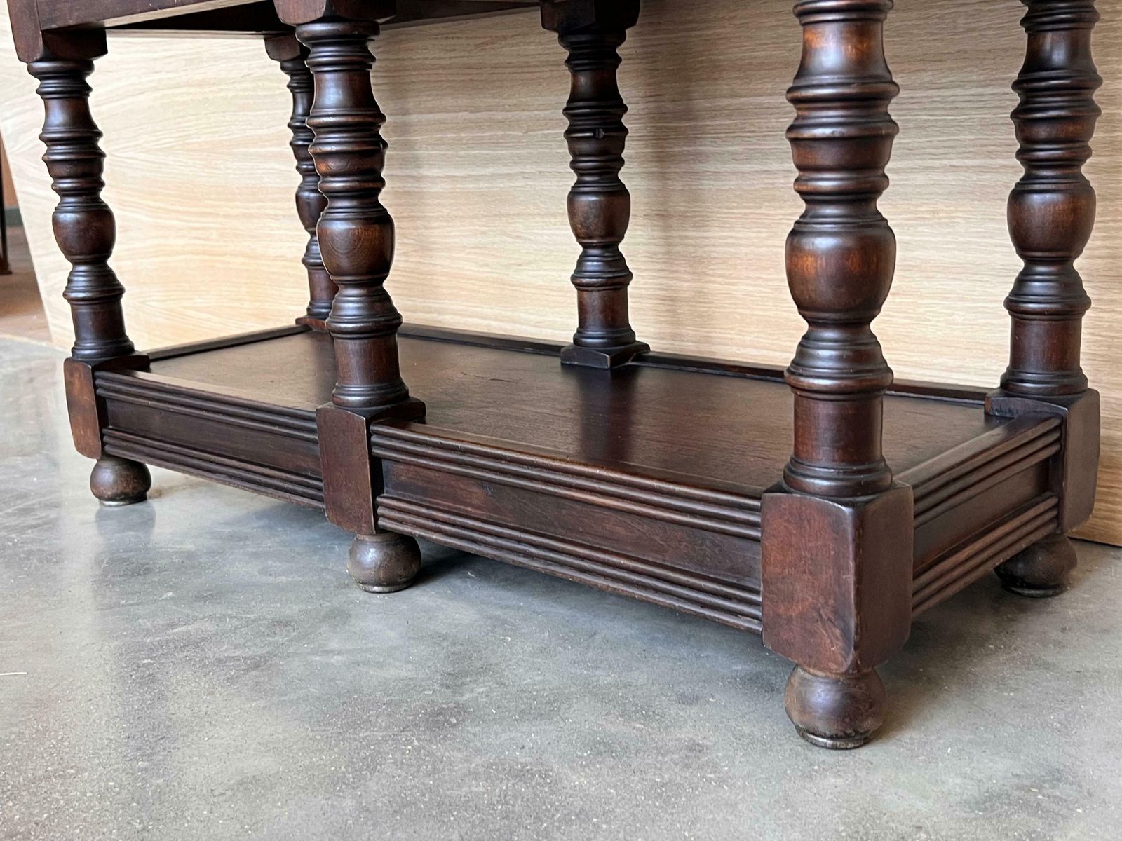 photo vinterior Grande table d'appoint espagnole du début du XXe siècle à deux tiroirs, ou grandes tables de chevet