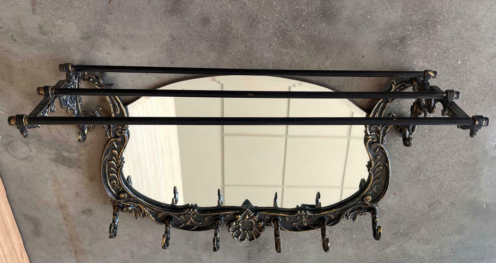 Porte-manteau mural français en bronze avec miroir, XIXe siècle photo for sale