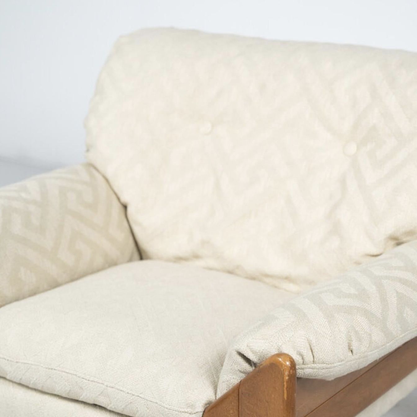 Pair Of Mid Century Modern Armchairs By Sapporo For Mobil Girgi photo 4100.0