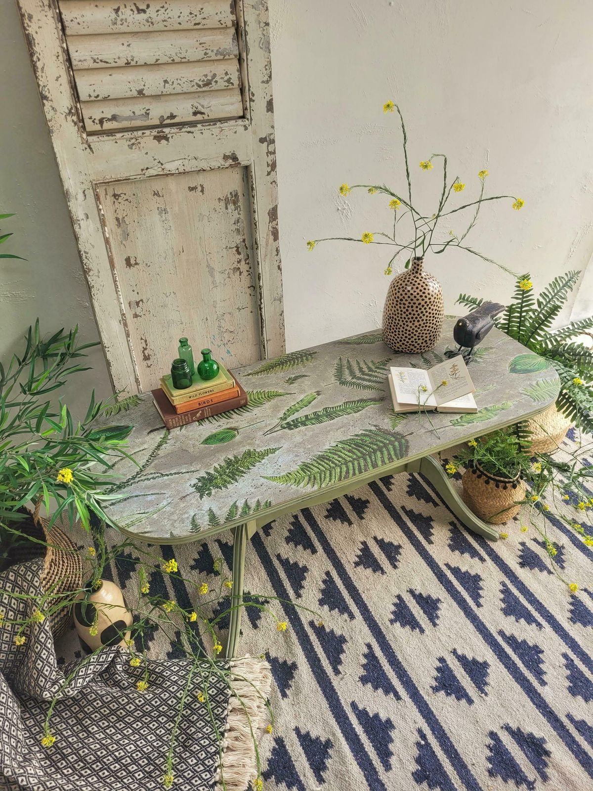 photo furniture Coffee Table  Green  Handpainted   Country   Farmhouse   Botanical   Occasional Table   Side Table  Fern Print