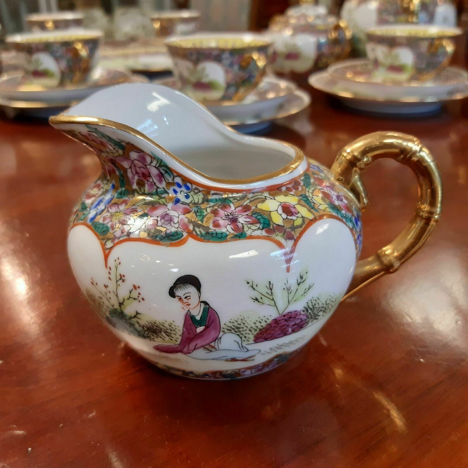 photo furniture Early 20th Century Chinese Nianqian Zhilong 23 Piece Tea Set