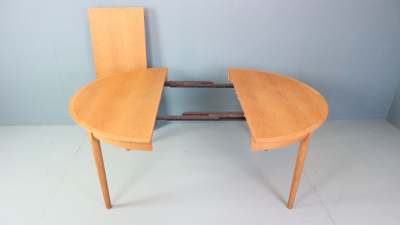 photo furniture Danish Oak Round Extendable Dining Table By Rosengaarden 1960 Denmark