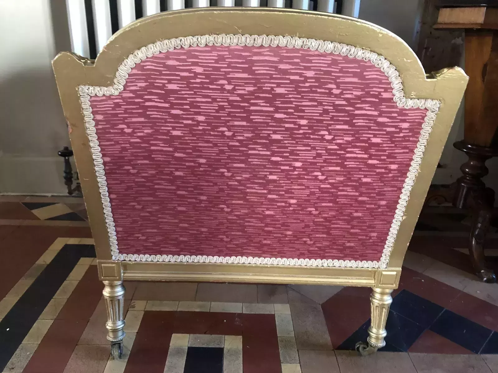 photo vintage Antique Small Childrens Dog Bed Pink Gold Throne Tub Chair
