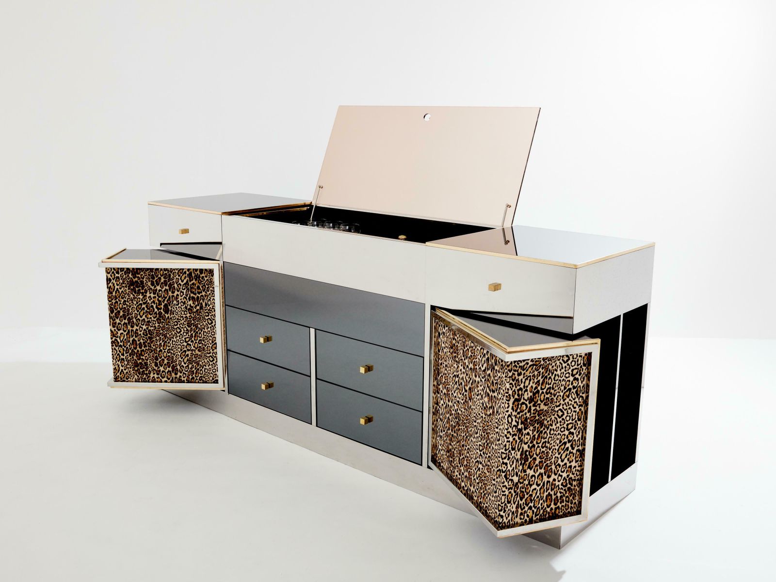 Buffet bar Michel Pigneres en laiton et miroir léopard, 1969 photo for sale
