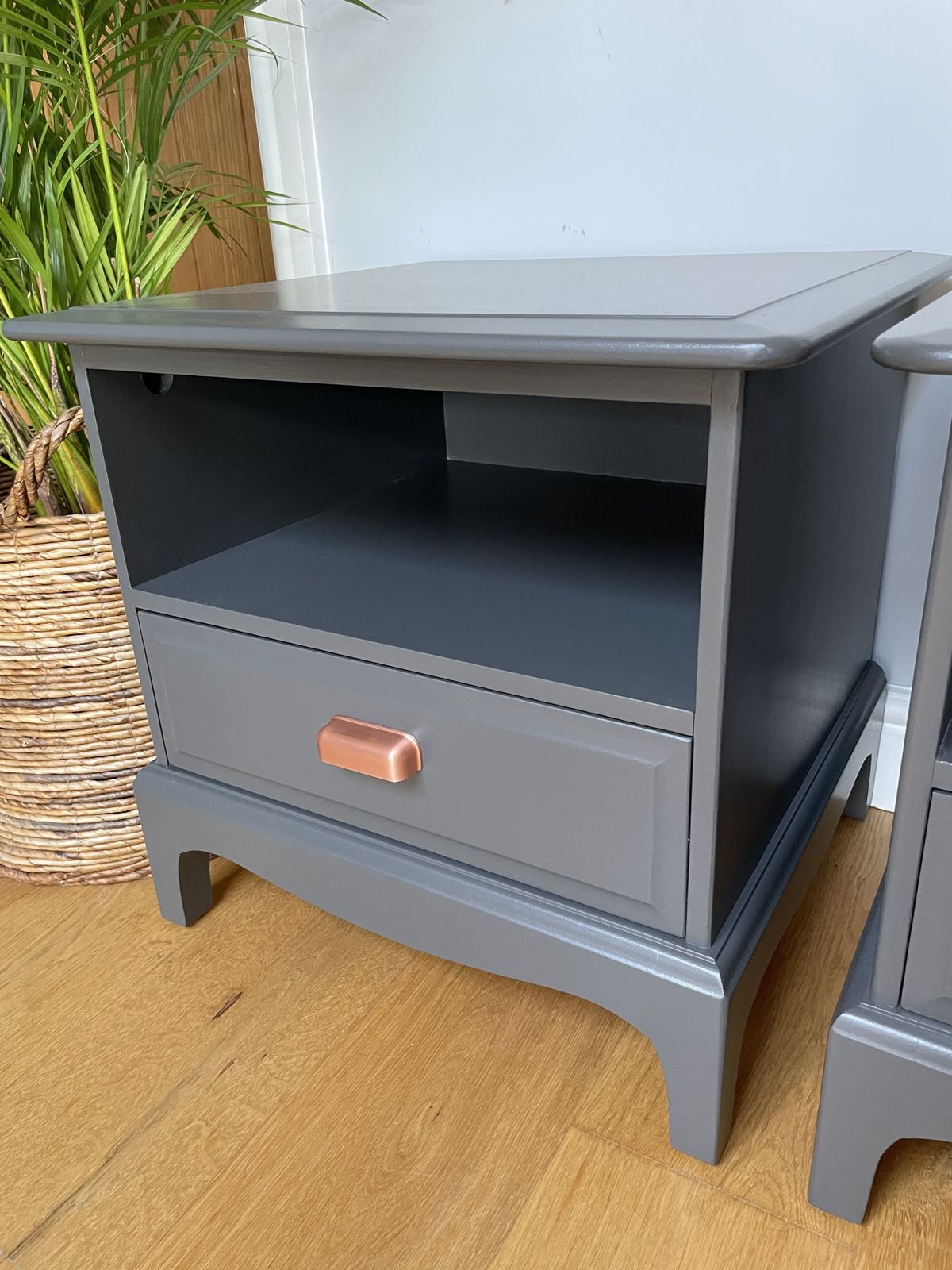 Stag Minstrel Bedside Pair (2) Painted Grey photo Furniture