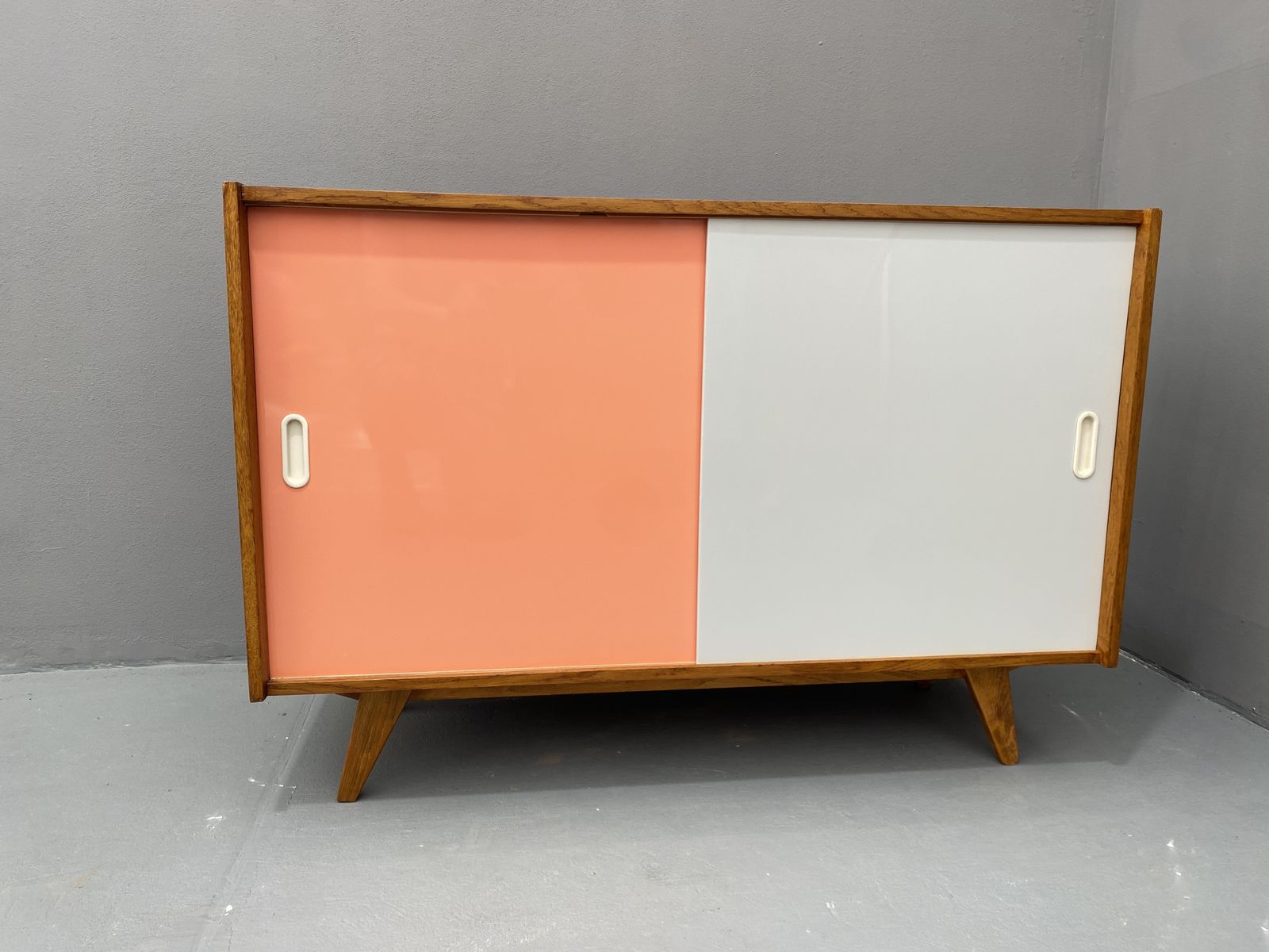 Fully Restored Mid Century Sideboard U 452 By Jiří Jiroutek, 1960´S, Czechoslovakia photo vinterior