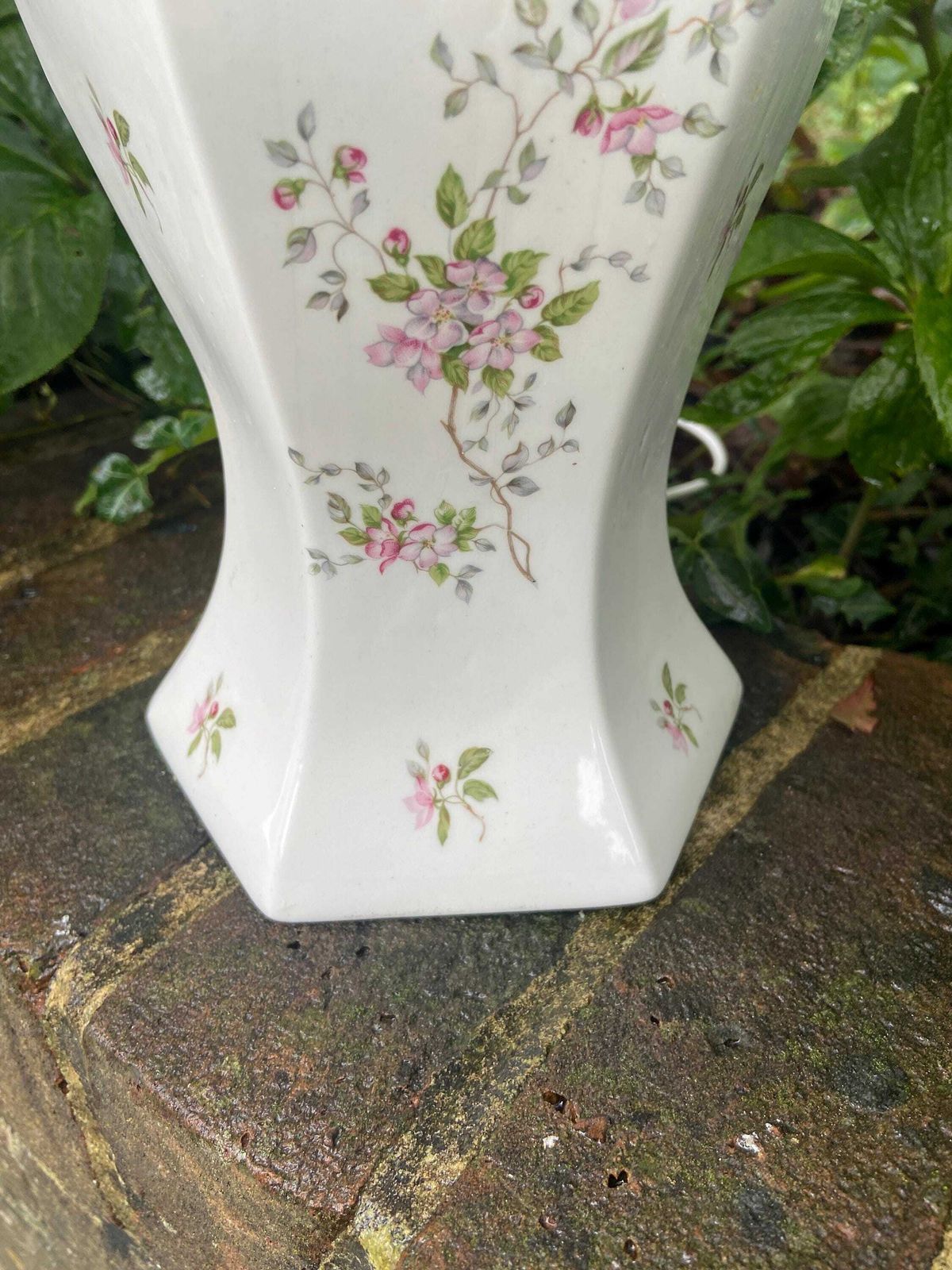 Classic Vintage Ginger Jar, Mock Oriental Ceramic Table Lamp With Flowers   Working photo Lighting