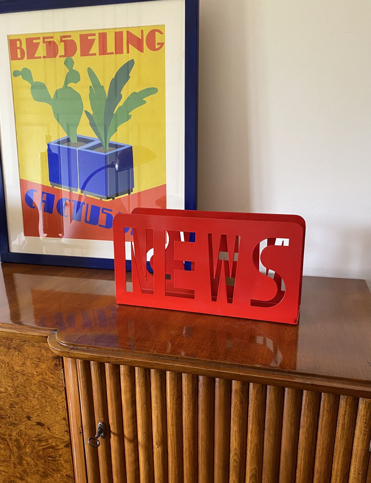 photo furniture Space Age Red Magazine Rack, France 1970s