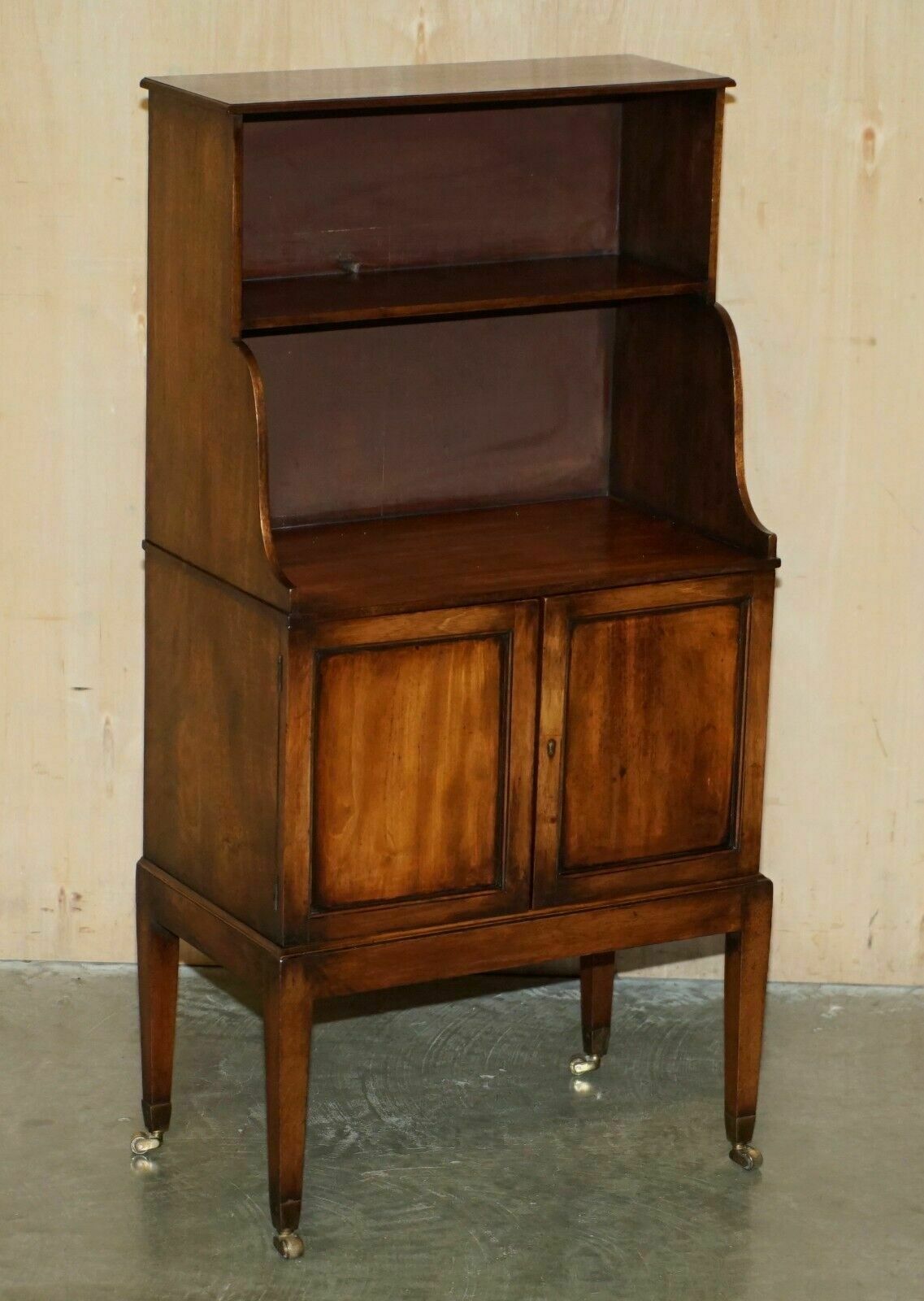 photo vintage Pair Of Original Antique Regency Circa 1815 Dwarf Open Waterfall Bookcases